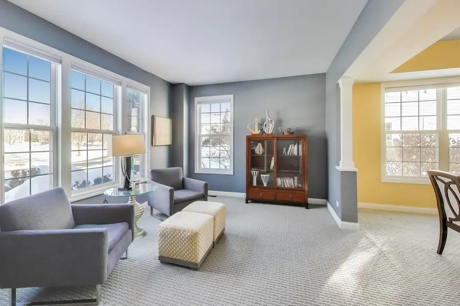 1325 Grantham Drive, Schaumburg, IL 60193 - Image #3