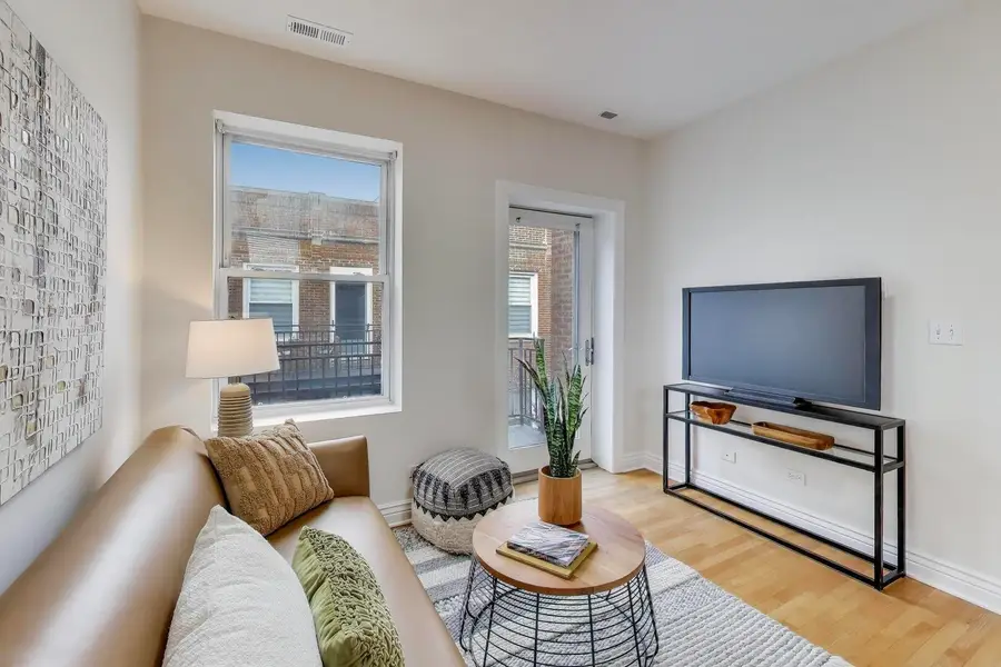 1443 W Victoria Street #3E, Chicago, IL 60660 - Image #3