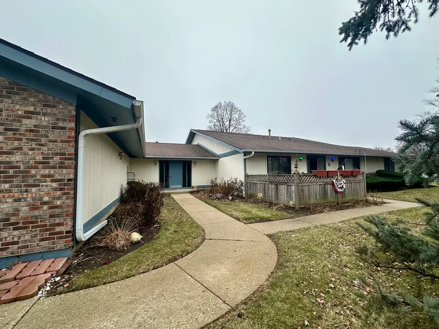 925 Wiltshire Drive #D, McHenry, IL 60050 - #2