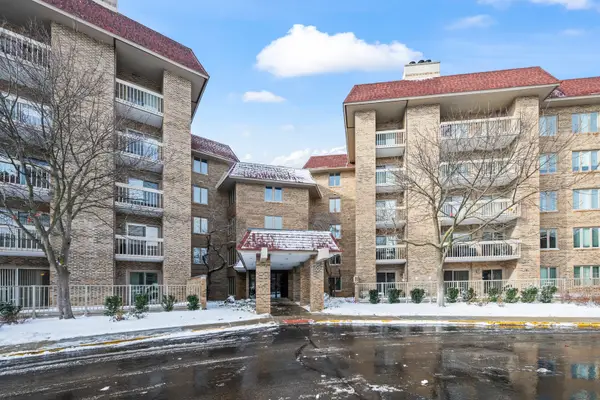 1280 Rudolph Road #1F, Northbrook, IL 60062