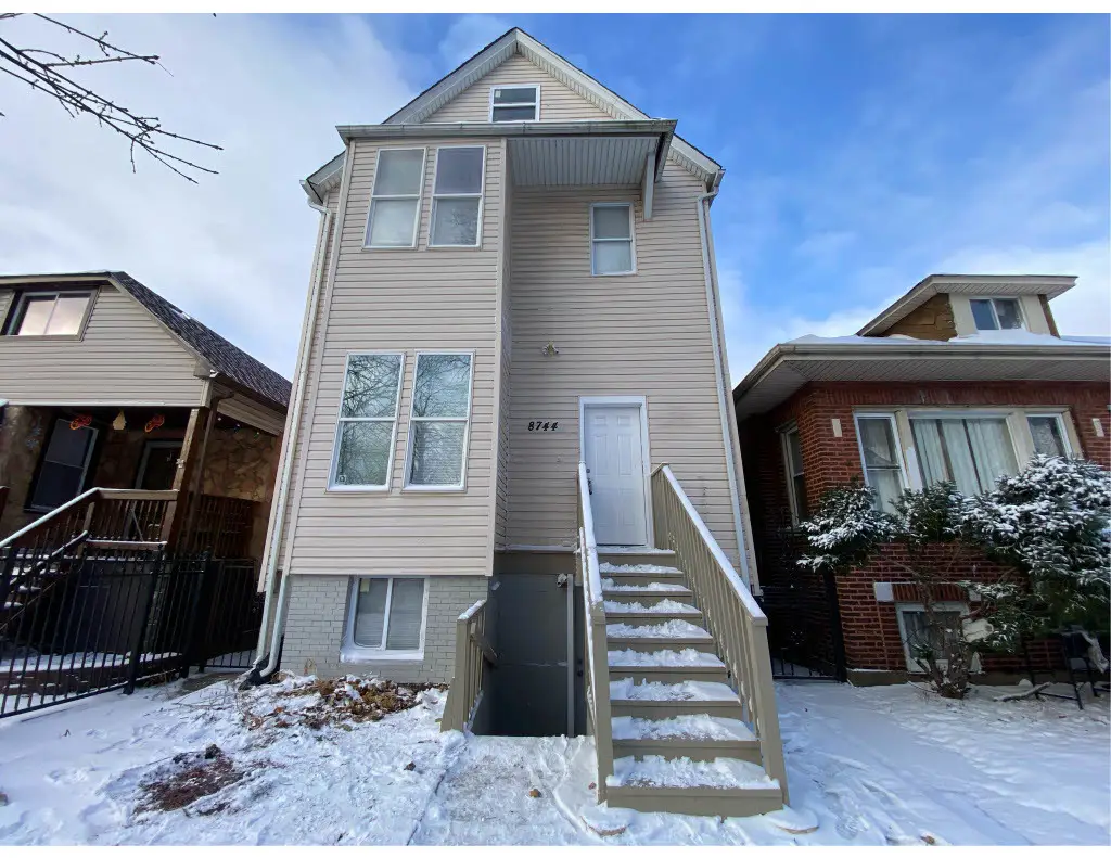 8744 S Saginaw Avenue, Chicago, IL 60617 - Image #1