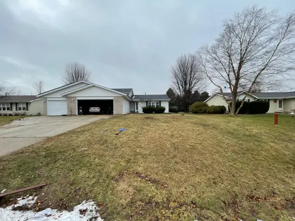 456 Birchwood Lane, Davis Junction, IL 61020