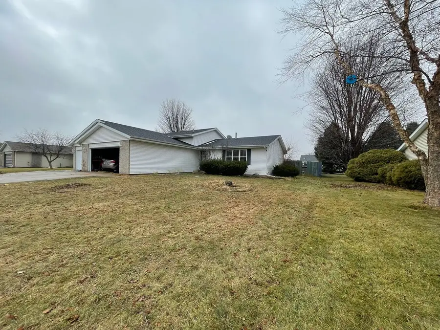 456 Birchwood Lane, Davis Junction, IL 61020 - Image #2