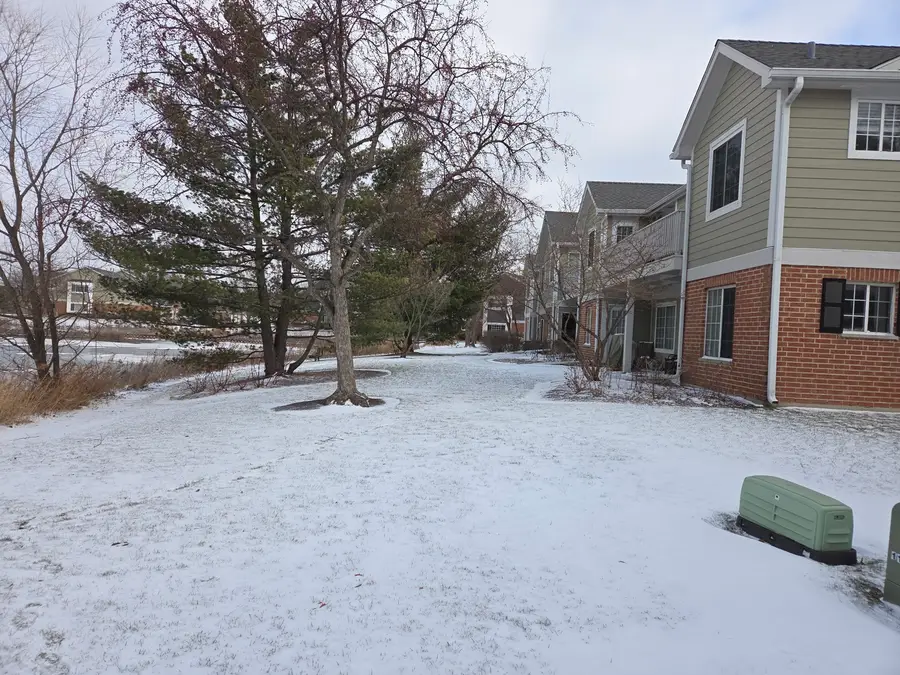 2466 Charleston Drive #1, Schaumburg, IL 60193 - Image #3