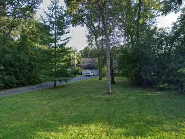 12 Robin Crest Road, Hawthorn Woods, IL 60047