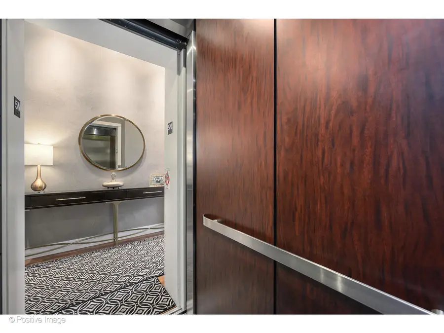 18 N Carpenter Street #PHN, Chicago, IL 60607 - Image #2