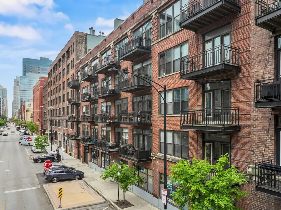 375 W Erie Street #213, Chicago, IL 60654 - Image #2