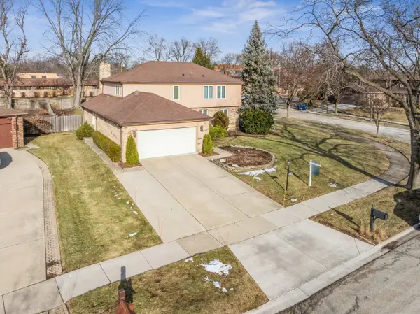 800 Downing Street, Northbrook, IL 60062