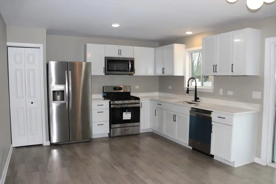 27 Frederick Court, South Elgin, IL 60177 - Image #2