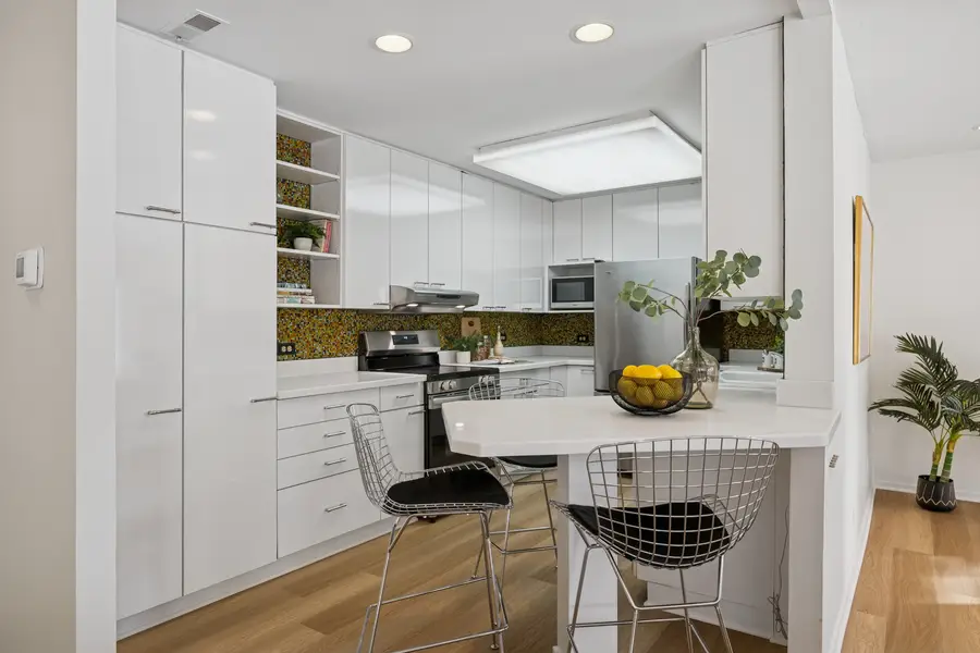 3030 Pheasant Creek Drive #102, Northbrook, IL 60062 - #3