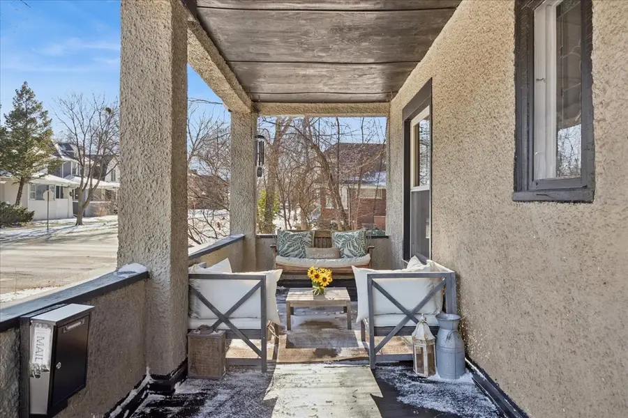 647 S Taylor Avenue, Oak Park, IL 60304 - #2