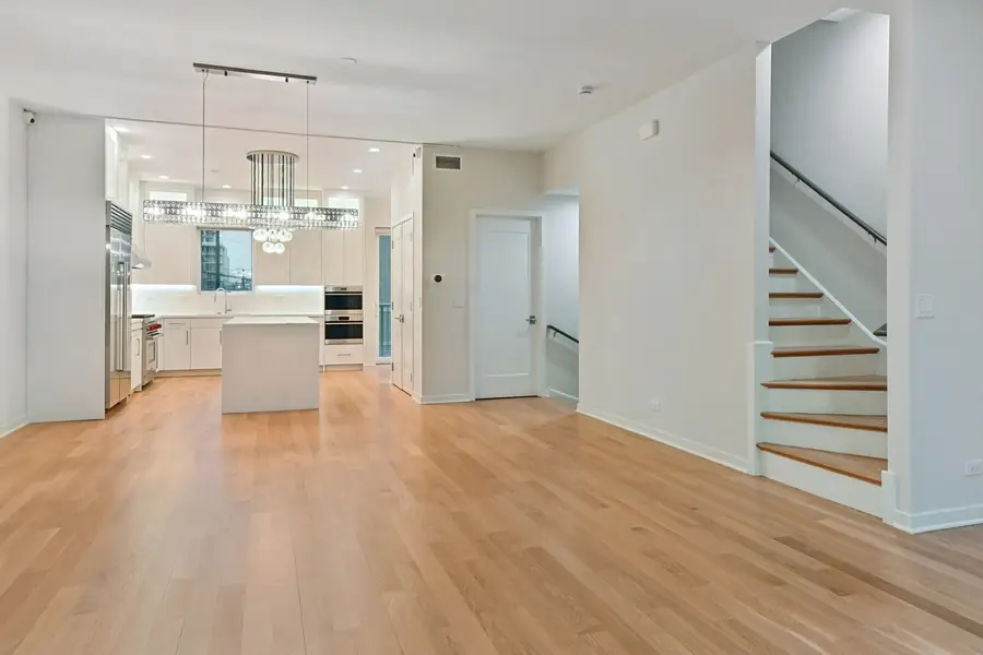 1640 S Prairie Avenue, Chicago, IL 60616 - Image #2