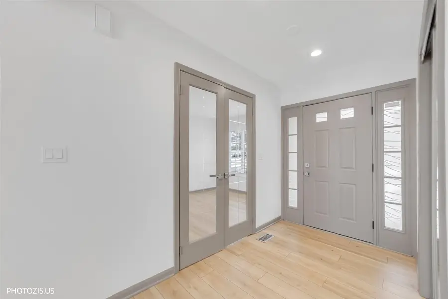 526 Ascot Lane, Streamwood, IL 60107 - Image #2