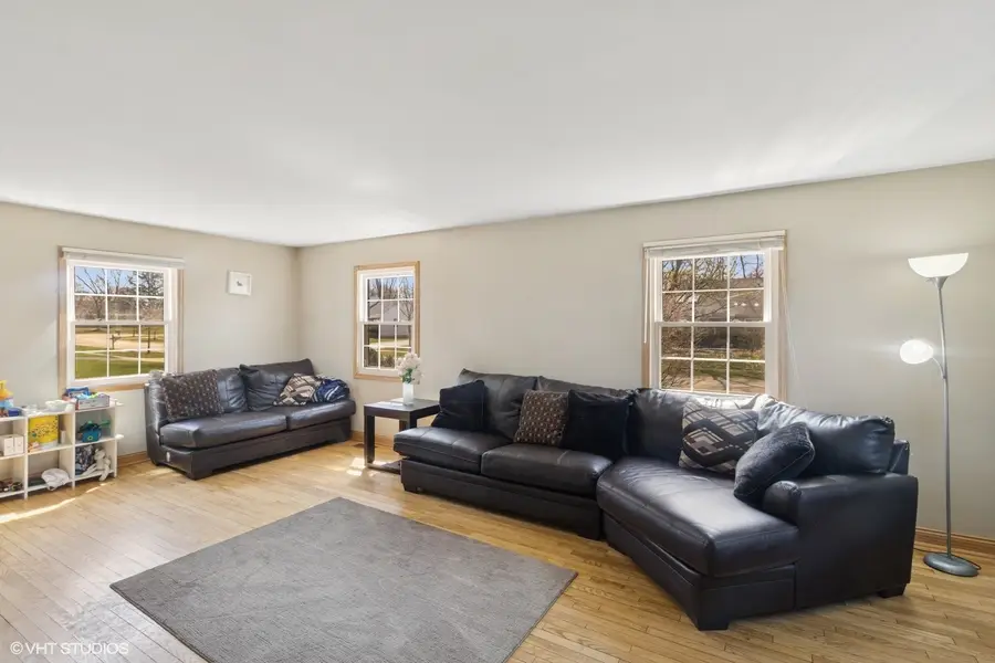 12 Cloverdale Court, Buffalo Grove, IL 60089 - Image #3