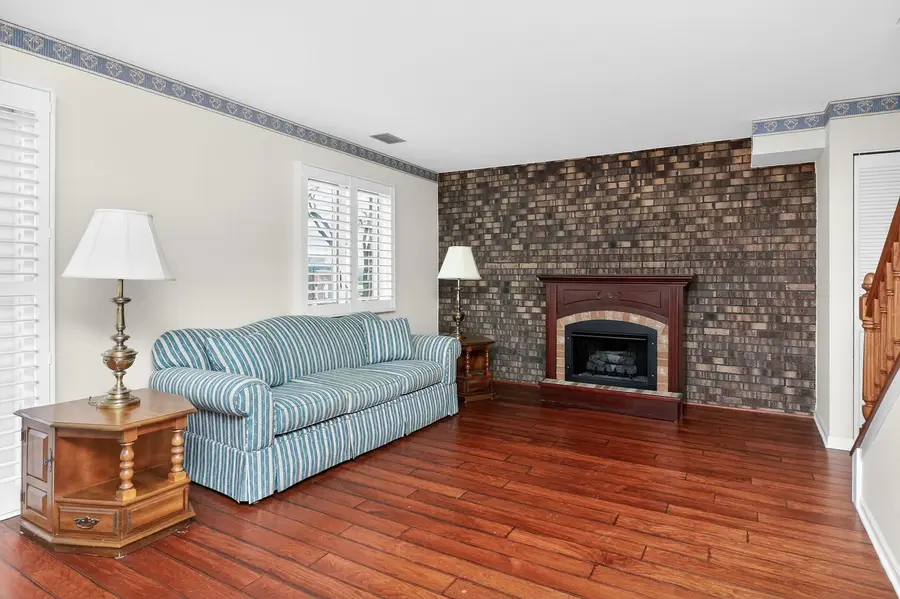 907 Curtiss Street #407, Downers Grove, IL 60515 - Image #2