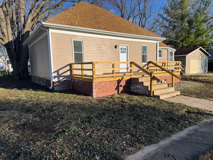 100 S West Street, Sadorus, IL 61872 - Image #2