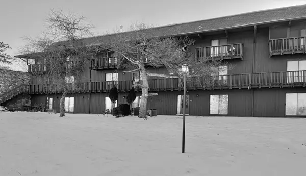 15810 Il Route 173 Highway #1F, Harvard, IL 60033