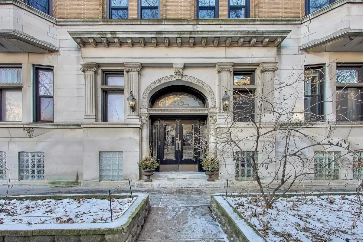 613 W Barry Avenue #4W, Chicago, IL 60657 - Image #1