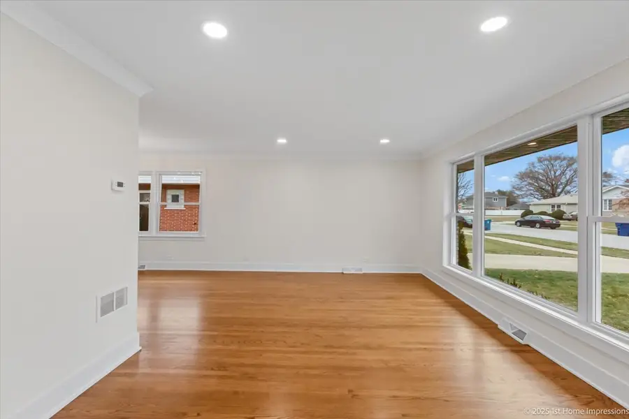 10316 Lamon Avenue, Oak Lawn, IL 60453 - Image #3