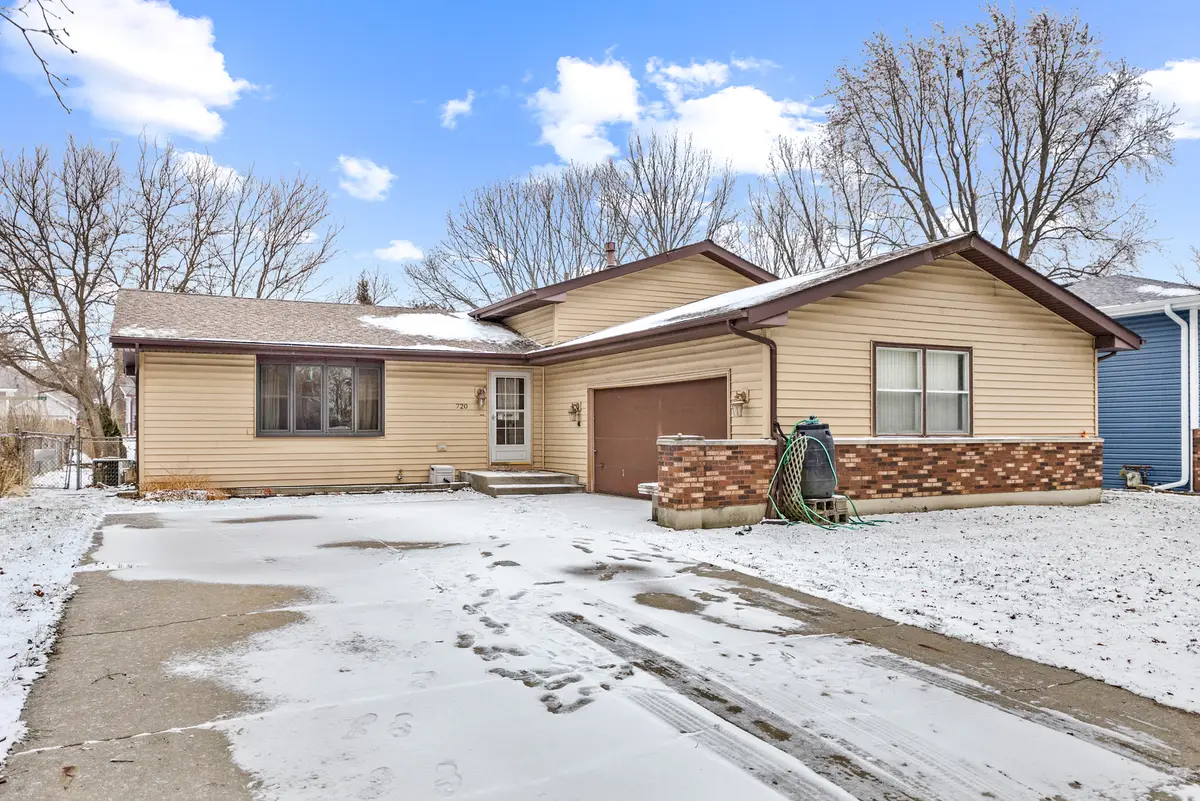 720 Ash Street, Algonquin, IL 60102 - Image #1