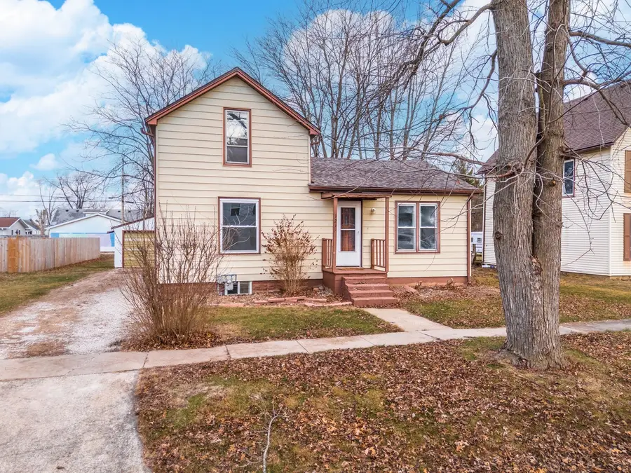 121 E James Street, Forrest, IL 61741 - Image #3