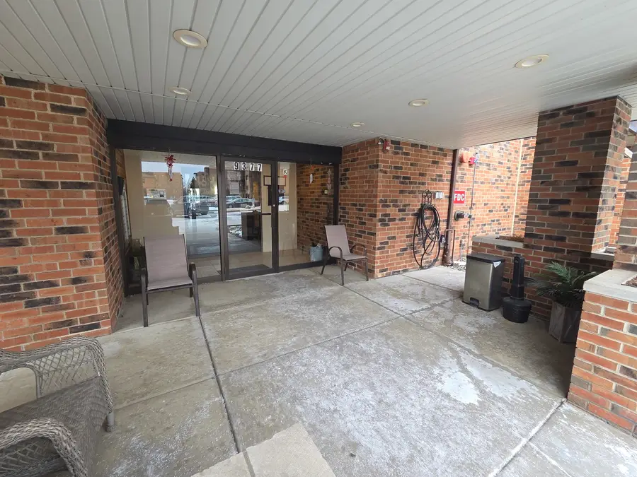 9377 Landings Lane #M507, Des Plaines, IL 60016 - Image #2