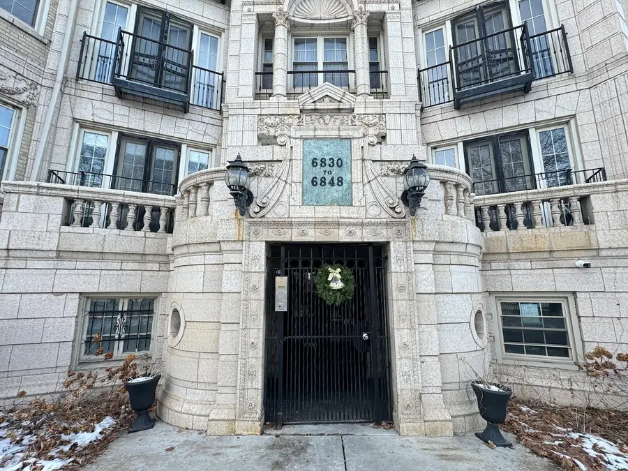 6832 S South Shore Drive #1, Chicago, IL 60649 - Image #2