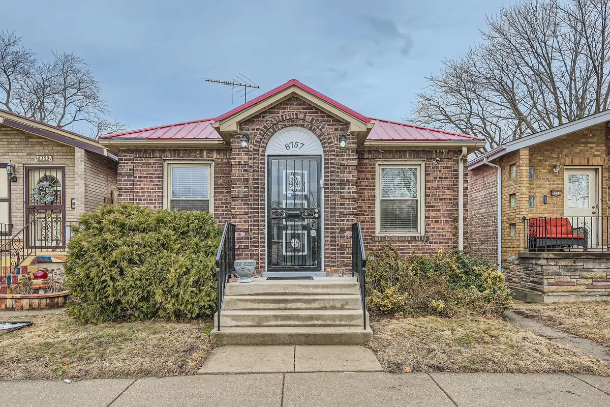 8757 S Paxton Avenue, Chicago, IL 60617 - Image #1