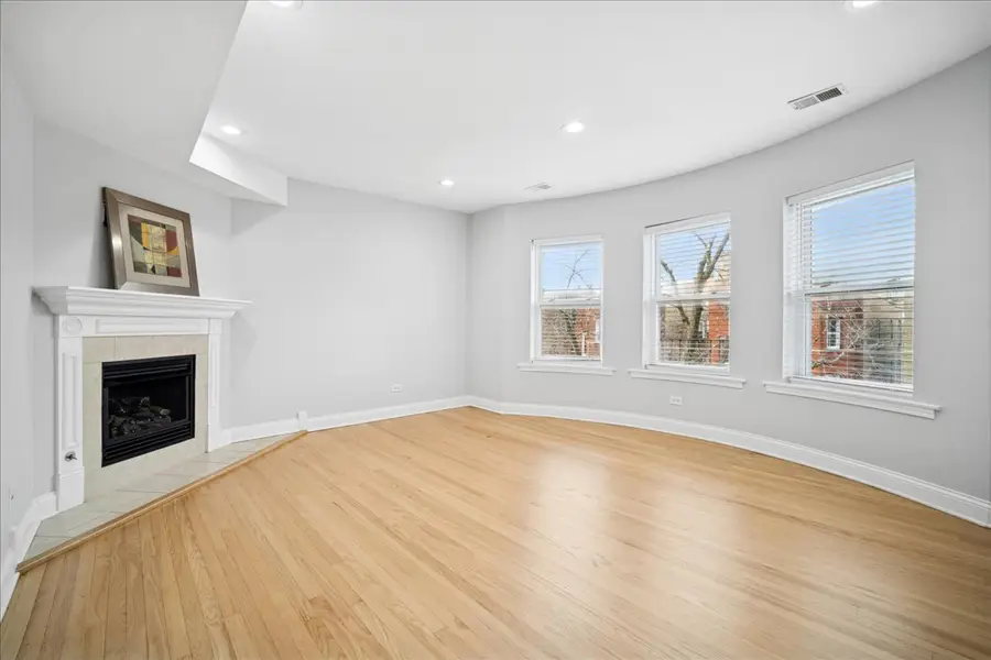 7411 N Hoyne Avenue #3, Chicago, IL 60645 - Image #2