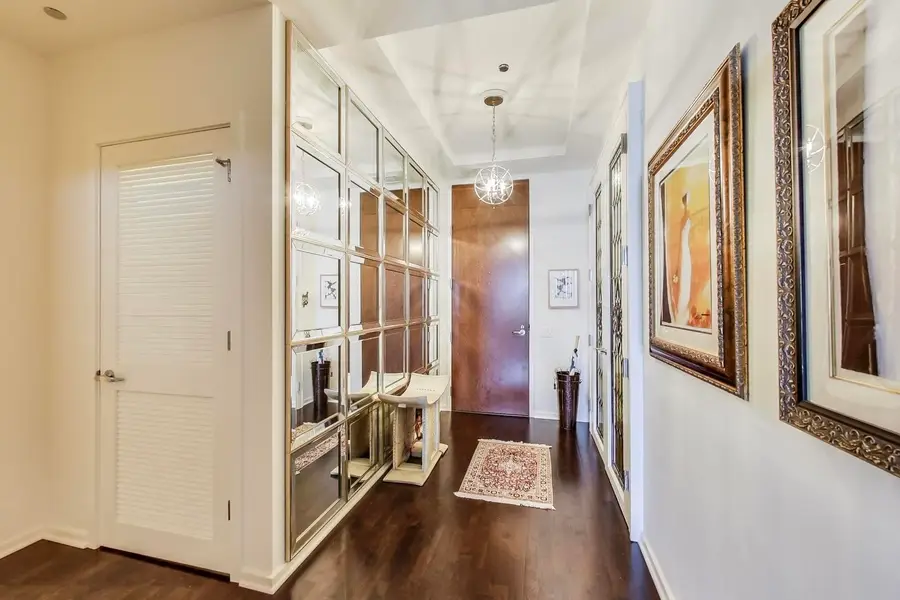 Address Withheld By Seller, Chicago, IL 60603 - #3