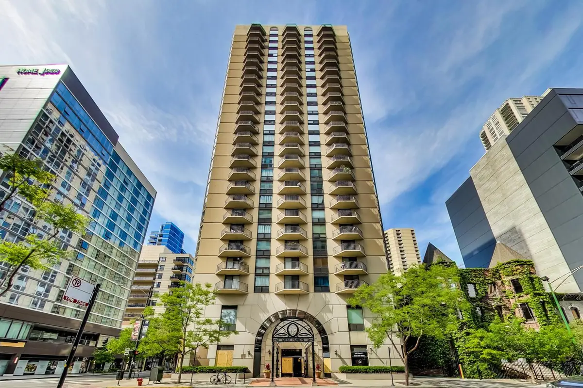 70 W Huron Street #1103, Chicago, IL 60610 - Image #1