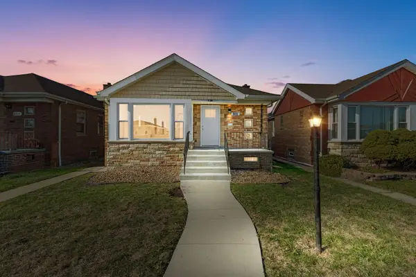 8208 S Sacramento Avenue, Chicago, IL 60652