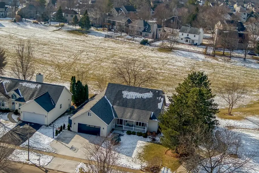 1318 Fairfield Way, North Aurora, IL 60542 - Image #2