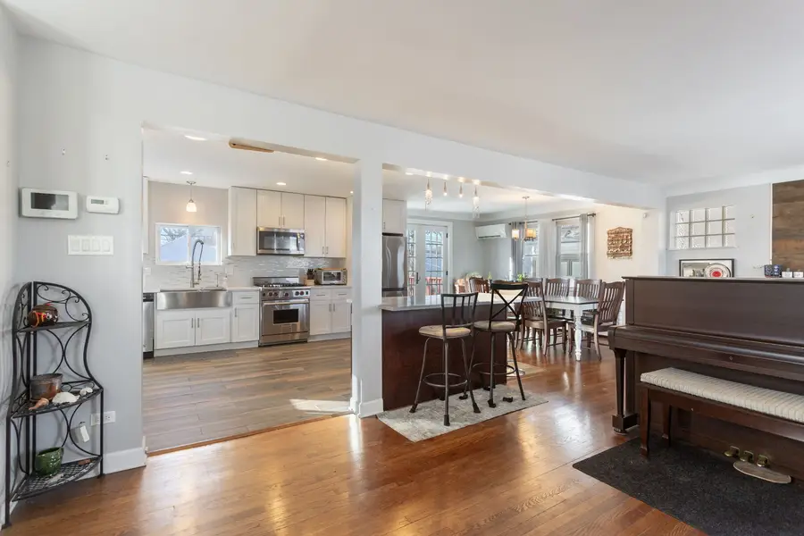 8334 Harding Avenue, Skokie, IL 60076 - Image #3