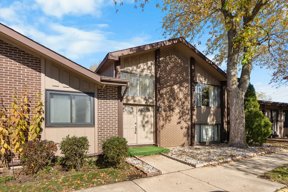 532 E Devon Avenue, Roselle, IL 60172 - Image #1