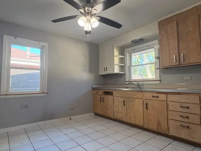 1529 N Hillside Avenue, Berkeley, IL 60163 - Image #2