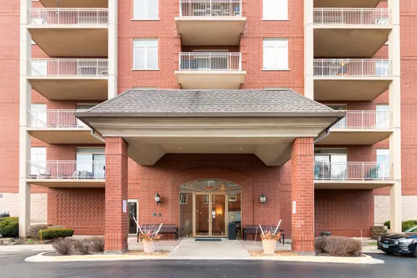 8440 Callie Avenue #C405, Morton Grove, IL 60053