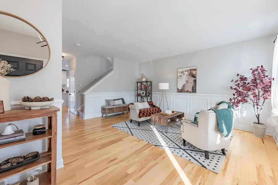 408 Fountain Avenue, Elgin, IL 60124 - #3