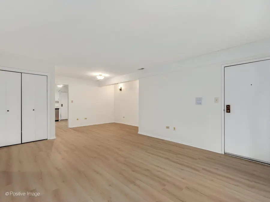 508 Taylor Avenue #A, Glen Ellyn, IL 60137 - Image #2