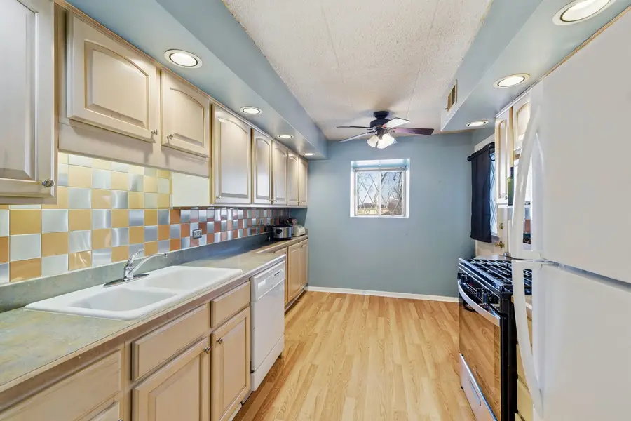 13616 Royal Court #207, Crestwood, IL 60418 - Image #3