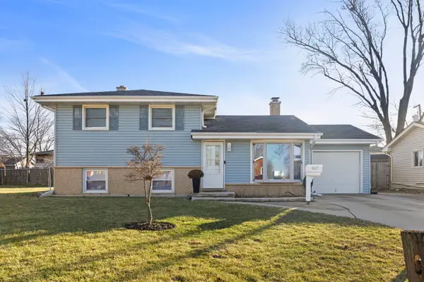 665 W Lake Manor Drive, Addison, IL 60101