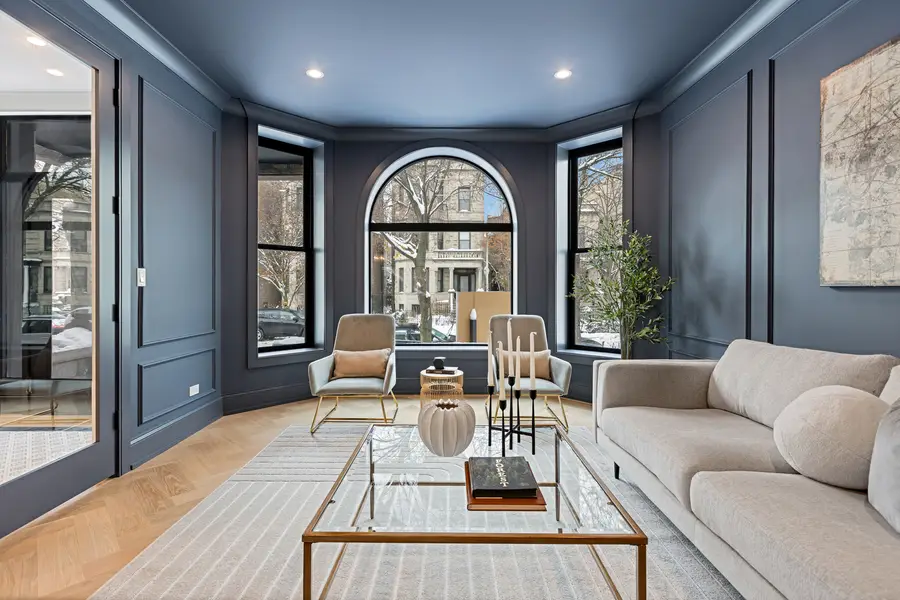 3711 N Magnolia Avenue, Chicago, IL 60613 - Image #2