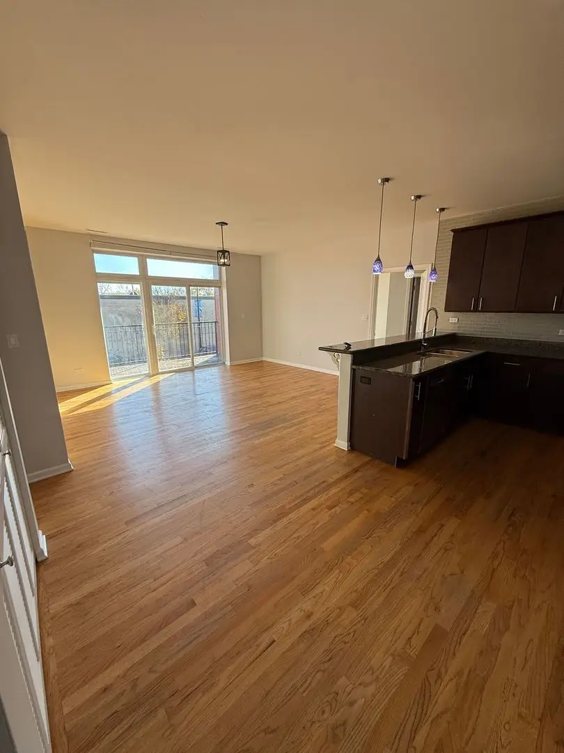 2520 S Oakley Avenue #201, Chicago, IL 60608 - Image #2