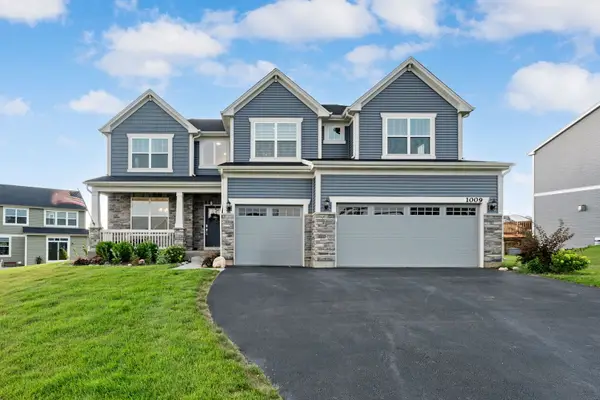 1009 Persimmon Court, Crystal Lake, IL 60012