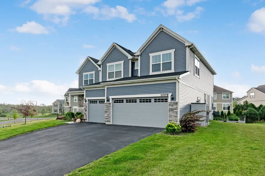 1009 Persimmon Court, Crystal Lake, IL 60012 - Image #2