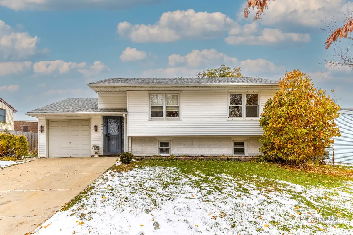 1096 Beechwood Road, Buffalo Grove, IL 60089 - Image #1