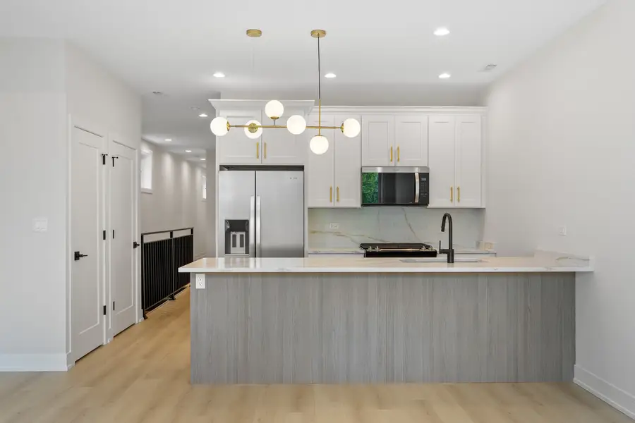 5008 S Prairie Avenue, Chicago, IL 60615 - Image #3