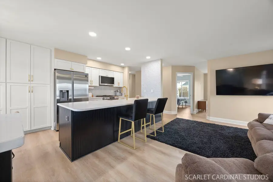 2828 Bluewater Circle, Naperville, IL 60564 - Image #2