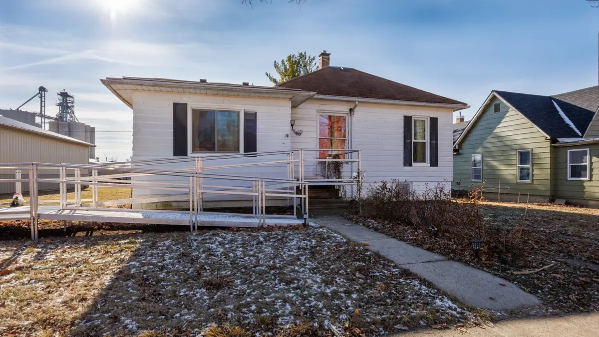 104 W North Street, Colfax, IL 61728 - Image #1