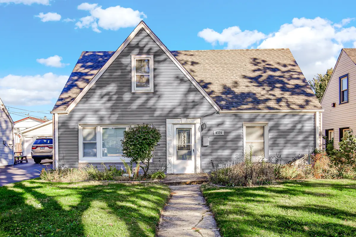 4320 W 99th Place, Oak Lawn, IL 60453 - Image #1
